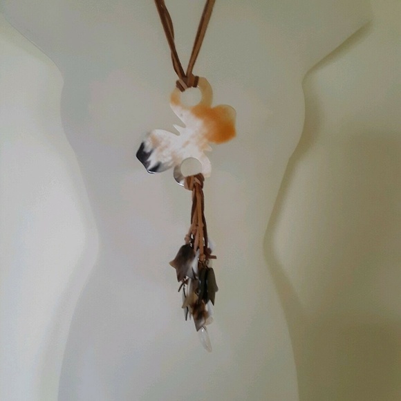 Butterfly Bone Mother‎ of Pearl Shell Necklace - Picture 1 of 8